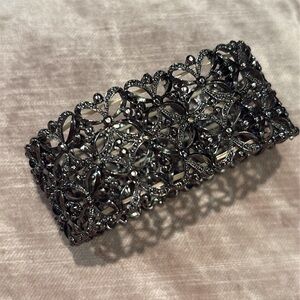 Elegant Silver Floral Bracelet Stretch Bracelet